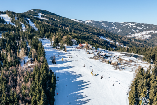 Skifahren auf der Mönichkirchner Schwaig, © Martin Fülöp Skifahren auf der Mönichkirchner Schwaig