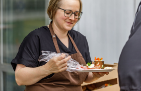 Fr&uuml;hst&uuml;ck zum Sessellift serviert