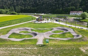 Pumptrack im R&uuml;ckhaltebecken Fahrafeld