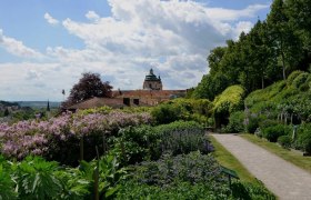 Stiftspark Melk im Fr&uuml;hling, &copy; Stift Melk/Brigitte Kobler-Pimiskern