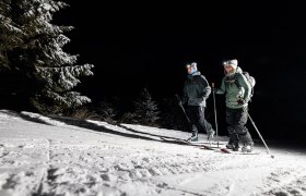 Zwei Skitourengeher auf der Piste, © Stefan Wallner